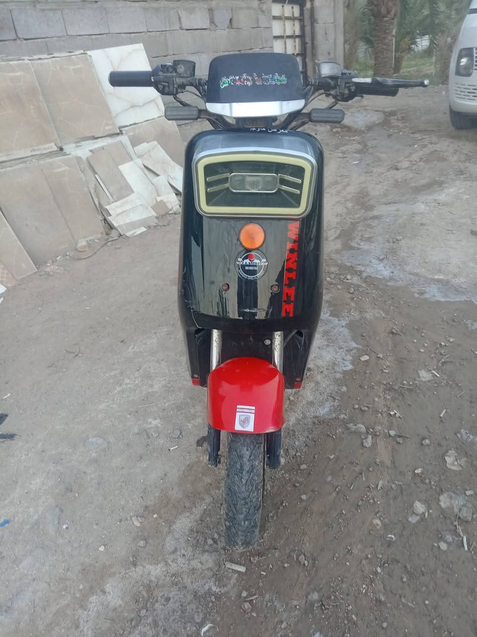 دراجه شحن R7 مديل 2024 نضافة الدراجه مثل بالصوره بيها شاشه دجتال موجده بصمه وسويج الدراجه شغاله لايت عالي ناصي اشاير يمنه يسره بيها رباعيه ونشره بيها جهاز إنذار ضد السرقه بيها نظام البك R   بريكات دسك امامي وخلفي
 نقصها فقط بطاريات سعرها 130 الف وبيها مجال بسيط ***********
