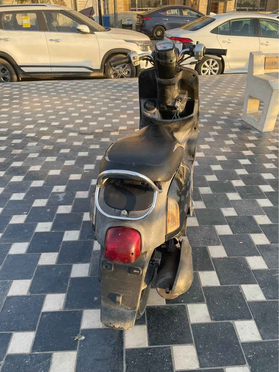 السلام عليكم ماكس بوليس محرك مكفول ممفتوح وناعمه مابيها اي شي شلعه معدل مكاني بغداد الاعضميه سعرها ٧٠٠   *********** بغداد, العراق
