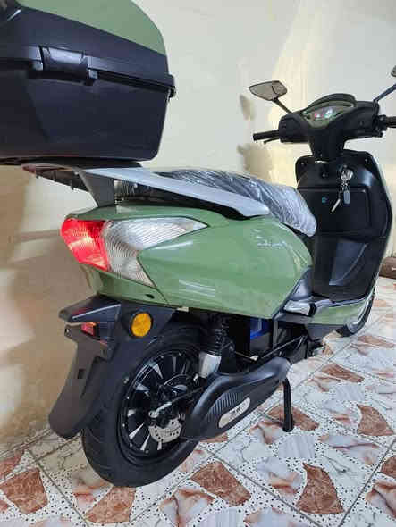 السلام عليكم دراجه للبيع مديل 2025 جديده زيرو ما ماشيه لحد يكلي شكد ماشيه صفر كيلو متر مكفوله من الشخط ملحقاتها وصل المعرض موجود
تفاصيل
شاشه اعطال وتنبيهات
بريك امامي خلفي دسك هايدروليك 
لايت عالي ناصي زنون 
لد امامي شمعه
بكلايت لد 
اشاير لد
نضام بك الرجوع الى الخلف
ملف 2000
بطاريات مصطره حجم الكبير عدد 6
شاحته اصليه تدعم الشحن السريع وليقاف الذاتي عند امتلاء البطاريه
سرعه الدراجه 90 تمشيك بل شحنه الوحده 70 كيلو حقيقي
تايرات حجم 12 الكبير جلاتين 
مساحت تخزين واسعه
طلاعات جانبيه لراكب الخلفي
لون مميز
سعر الدراجه 900 بيها مجال بصيط تكسر بل سعر احضرك
مكان الدراجه الكاضميه
الشراي يتفضل خاص او اتصل عله الرقم ***********
