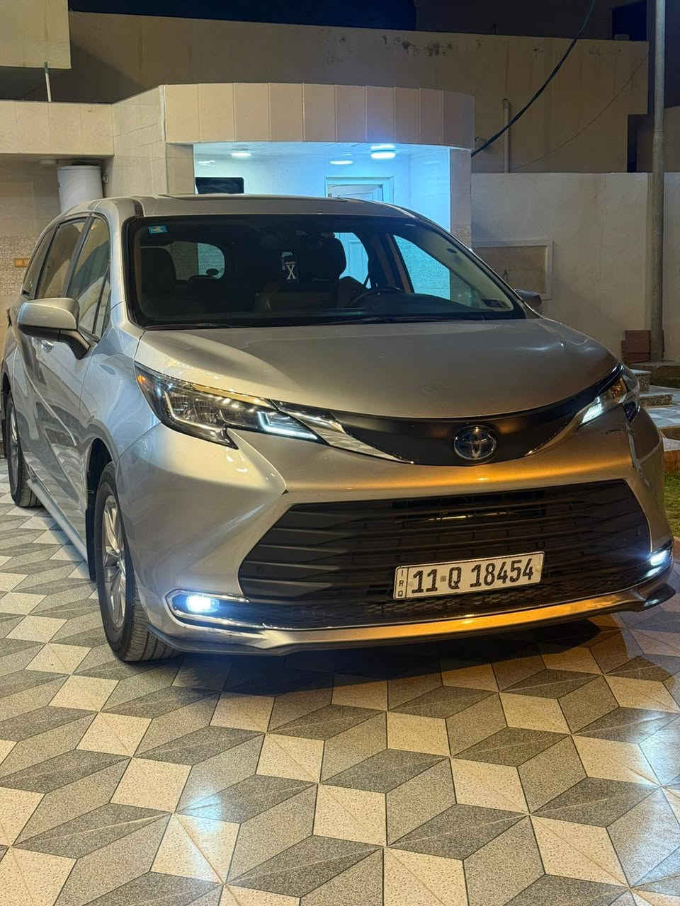 سيينا هايبرد 2023XLE
مواصفات معروفه السيارة ليبل واحد غراضه بلادية
بدون صبغ 
سونار موجوده بيها 
ماشية 50 الف مايل
ايرباك ستيرن  فقط 
بية بارد باب السايق والجاملغ اليسرى جهة السايق فقط
السيارة موجوده بلرمادي
سعر ٢٩٠ وبيها مجال 
رقم بغداد باسمي 
مراجعت شركة الناجح للمزادات الامريكيه والنقل البحري والبري والتخليص الكمركي فرع الرمادي شارع المعارض قرب مجار الزيوت 
***********
