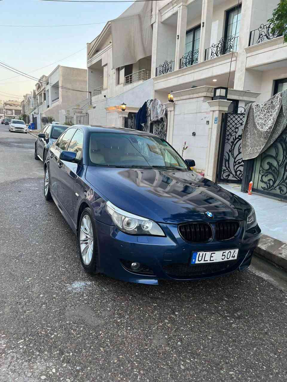 BMW 2004 نۆزل کورت مەکینە٥٢٥  ناو زەرد گوشین کارەبایی و هیتەرە  تەبرید سارد و گەرم گیر و مەکینە بەشەرت تەقەو رەقەی بەشەرت چاور تایە و ویلی نویی لەسەرە ویلی بیلادی بەس بۆنیتی سبوخە بی ژۆری *********** أربيل, العراق
