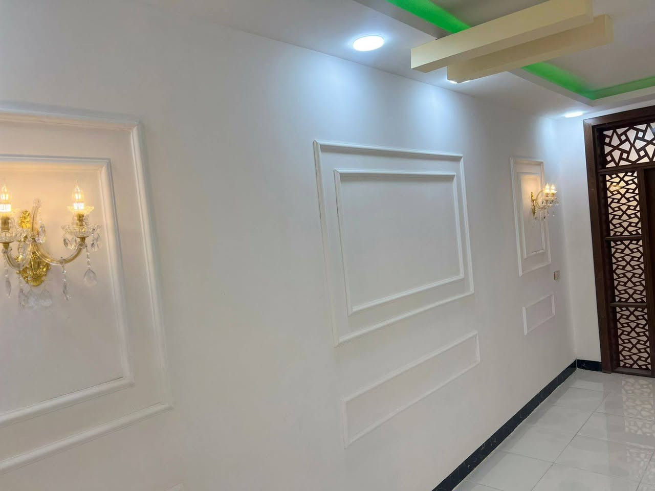 بس💵55مليون وبيه مجال 🙋‍♂️بيت150متر فول فول
#يعلن_مكتب_التساهل_مقابل_قرية_لغدير_عمود282_مباشر
#__مساحه_لبيت_لواحد150متر_مربعه  
#بيت_طابو_زراعي_سند25
بناء حديث
غير مسكون
بناء ممتاز جدا 

 عنوان لبيت النجف 
#مقابل__قرية_الغدير_
يحتوي لبيت على+ غرفه2 +صاله +ستغبال +مطبخ +صحيات بلداخل +وصحيات بلخارج 

***********وتساب
