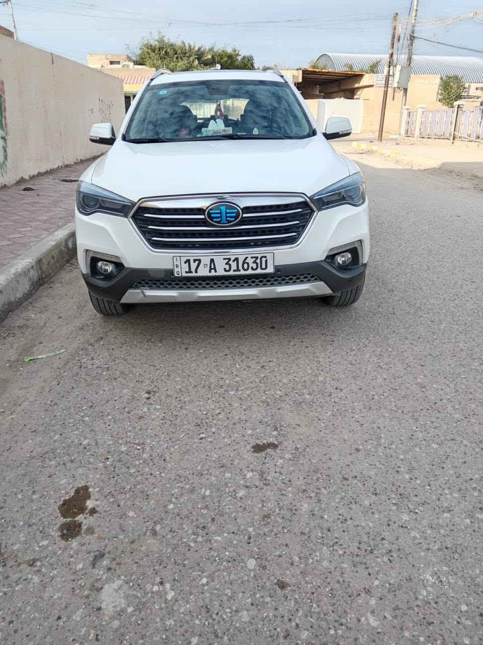 بيع مستعجل سياره فاو X80 موديل 2018
.سعة المحرك 1800تيربو 
.مواصفات سيارة
.شاشة كبيرة 
.كاميره خلفية 
.حساسات
.سقف بانوراما 
.تشغيل بصمة 👍🏻
.ويل كروم 👉
.اضويه LED
.كراسي جلد
.كراسي كهرباء 
.هاند بريك كهرباء 
.اشاير مري +اشارة ترحيب +مري شفط
.كيرسبورت رياضي 6نمر +دبل صالنصة 
حساسات خلفي وامامي + رادار +السيارة فول 1/1
سيارة حره بأسمي مشروع وطني تحويل ثاني يوم 
مكان السيارة بصرة قضاء المدينة 
السعر 115 وييه مجال  الشراي يتصل ويدلل 
رقم الهاتف ***********
متواجد واتساب واتصال ع خط
