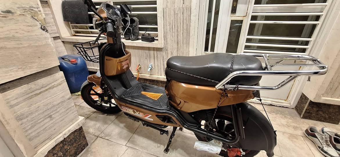 دراجه شحن موديل ٢٠٢٥ بطاريات ٥ جديده السعر ٣٥٠ الف بغداد الدوره ***********
