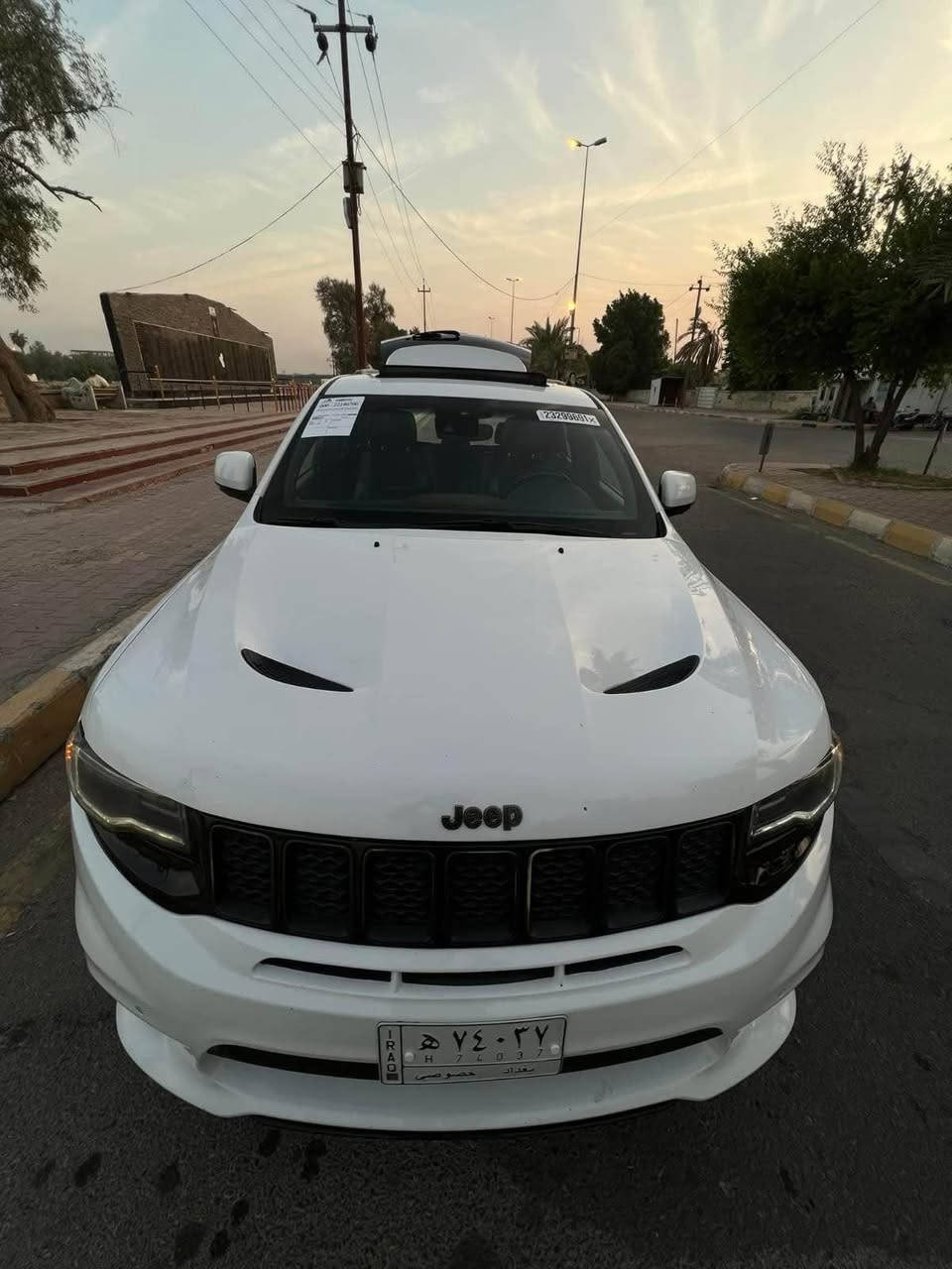 جيب كراند 2018 فول مواصفات ابيض  رقم بغداد راعيها بالبصرة هزة جديده تحويل مباشر 
 • المحرك:  3600  6سلندر
حجم الويل: ويل كب حجم 20 مع طقم تايرات بحالة ممتازة
• قمارة بنوراما
• كامرة خلفية دوارة اصل
• حساسات خلفية اصل
• حساسات امامية اصل
ا رادار امامي
حساسات ورادارات الاجتياز الجانبية (نقاط عمياء) بالمرايا الجانبية 
اوتو بارك 
مانع اصتدام للخلف ✋️ توقف ذاتي 
لايتات زنون عالي وناصي مع حاجب LED مع كشافات دعامية
• بصمات عدد 2 للابواب مع بصمة جنطة وبصمة تشغيل وتشغيل عن
بعد عدد البصمات 2

• غرفة السيارة: كشنات السيارة جلد اسود اصل
• تحكم فول كهرباء لكرسي السائق والراكب
١ شاشة الدشبول كبيرة (ايباد) للتحكم بايعازات السيارة
١ بنيد رياضي 2فتحات
• تبريد قطعتين امامي وخلفي
• تدفئة وتبريد لكراسي المقدمة 
تدفئة للخلفي 
• كشن ذاكرة (خزن ميموري) لكرسي السائق
• اشاير بلمرايا الجانبية
• نظام سبورت
جنطة كهرباء شفط
ا ستيرن كهرباء
• دمام بلجنطة
• تشغيل عن بعد صوت
استيرن جهتين بلوتوث وحاكية وكروس سرعة وتحكم صوت نظام ABS
سعر 225 
رقم *********** البصرة, العراق
