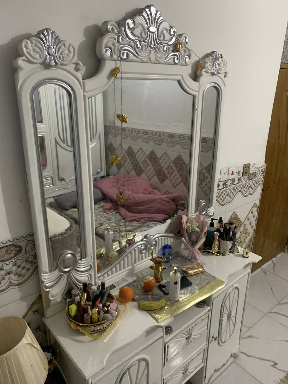 سلام عليكم عدي غرفه لبيع بيه هاذه حرك زغير ولله غرفه جديده بيه بس هاذه حرك زغير غرفه صارله شهر لو اقل شهر من اشتريته قيم بل يرضي الله و اخذه


**إذا كنت صاحب هذا الإعلان وتريد حذفه لأي سبب، رجاءا أرسل رسالة إلى الدعم الفني**