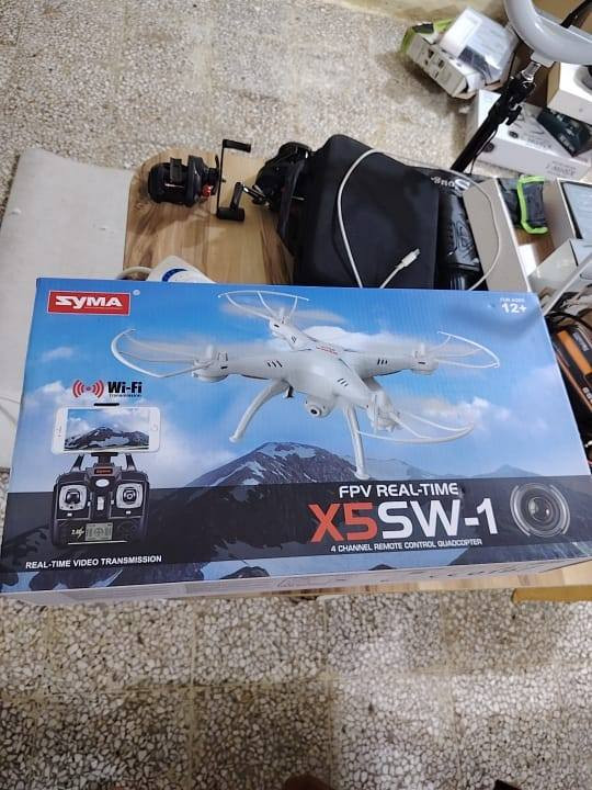 (اعادة نشر بسب وعود كادبه)متاح للبيع درون عدد اتنين واحد جديد لون ابيض. و تاني مستعمل لون. رصاصي سعر ابيض ٨٠الف و سعر رصاصي ٤٠الف بيها مجال لشرايء


**إذا كنت صاحب هذا الإعلان وتريد حذفه لأي سبب، رجاءا أرسل رسالة إلى الدعم الفني**