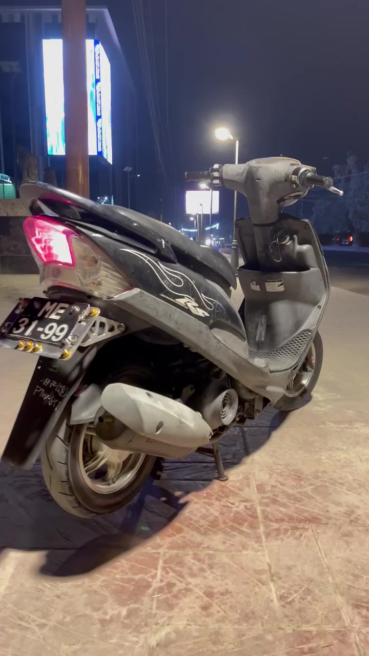 السلام عليكم ماكس عدله للبيع كامله مانقصها شي بلاديه الدراجه مكاني دوره حي الصحه الرقم ***********
