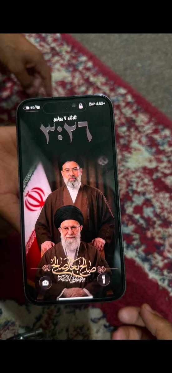 ايفون 14 برو ماكس بطاريه 85.  جهاز نضيف دبل سيمكرت ذاكره 256. سعر 800.      *********** المكان بغداد
