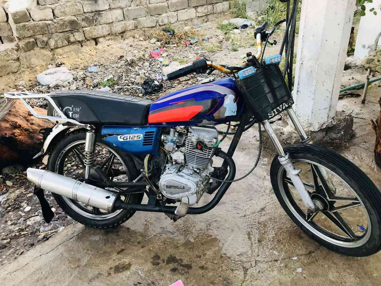 سلام عليكم
موطور سيفان لل بيع السعر 200 وبي مجال لل طيبين


**إذا كنت صاحب هذا الإعلان وتريد حذفه لأي سبب، رجاءا أرسل رسالة إلى الدعم الفني**