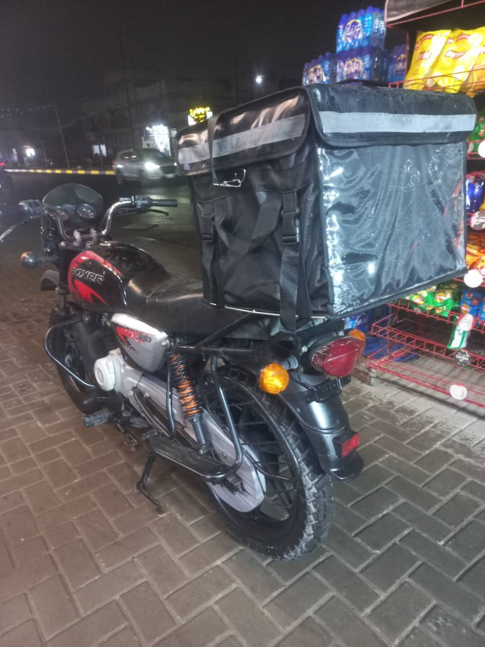 السلام عليكم بوكسر للبيع موديل 2021 أوراق مكاني بغداد السعر 900 وبيهة مجال رقم الهاتف ***********
