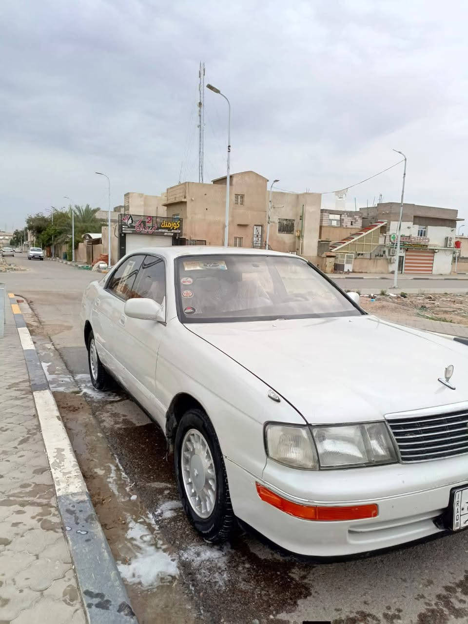 بطه منتصل موديل 2000 الفين مكفوله من كصه ونقل وضربه قويه وكفاله حته غرامات مصبوغه جماليه فقط لا اكثر تجي وتشوف بعينك رقم بصره تحويل شرط سياره جاهزه محرك كير جاهزه مجهزه فقط نقص تبريد ماعرف الغاز مدري كمبريسر الله يشهد مادري مكاني البصره الزبير سعر 57 وبيه مجال حك الجيه متواجد عله نت وعله انتصال ***********
