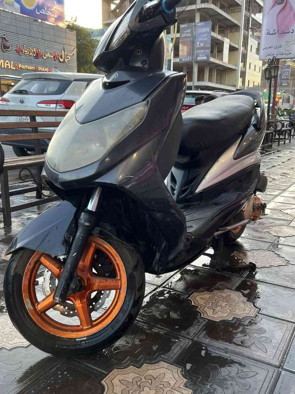 السلام عليكم دراجة سكنس فحل للبيع كلشي بيها بلاد واوراقها كاملة كابريتر اصلي ومكينة مكفولة برغي ممفتوح بيها وياله بلاد / السعر 625 الف وبيها مجال للشراي / مكاني الاعظمية ساحة الدلال قرب مطعم قاسم ابو الكص / ***********
