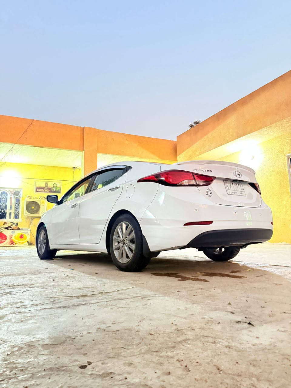 سلام عليكم النتره 2015خليجي محرك 1800ارقم بغداد سونار موجود بيه بطل جكجه  سعر 125 مكان ميسان رقم موبايل ***********
