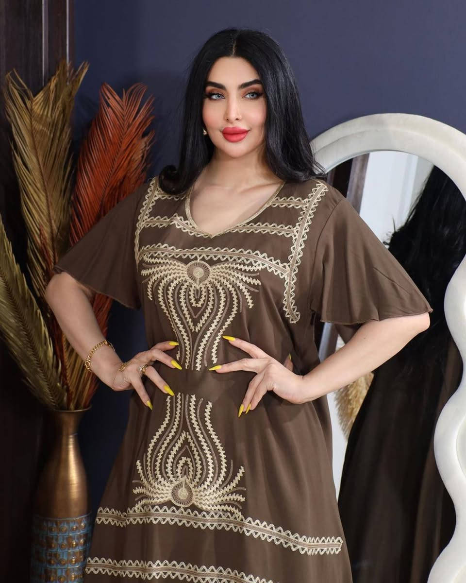 ✨ دشداشة قصيرة بتطريز فاخر – أناقة يومية بلمسة راقية! ✨

إذا تدورين على إطلالة تجمع بين الراحة والفخامة، هاي الدشداشة خيارك المثالي 👌
خامة كشمير درجة أولى بنعومة مميزة، ويا تطريز أنيق يخلي شكلك جذاب بكل بساطة ✨

🔹 الخامة: كشمير درجة أولى – ناعمة ومريحة
🔹 التفاصيل: تطريز فاخر يبرز جمال التصميم
🔹 المقاسات: 2XL - 3XL - 4XL - 5XL

✅ مناسبة للطلعات اليومية والزيارات
✅ تصميم عصري يليق بكل الأذواق

💰 السعر: 11,000 فقط

🚚 توصيل متوفر لكافة محافظات العراق
📲 للطلب والاستفسار واتساب: ***********

🔥 الكمية محدودة – احجزي قبل النفاذ!
