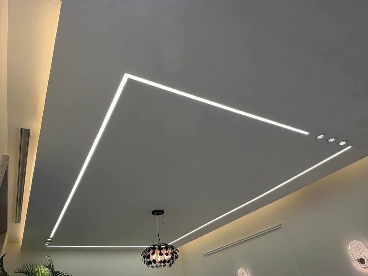 تحيه حب واحترام للادمن وافق السلام عليكم ورمضان كريم عل جميع صبغ داخل المتر 3000جبس المتر 20كرسته وعمل بلضافه الئ الحديد بيبان وشبابيك والواجهيات بنسب السعار تواصل خاص او رقم ***********واتساب/***********
