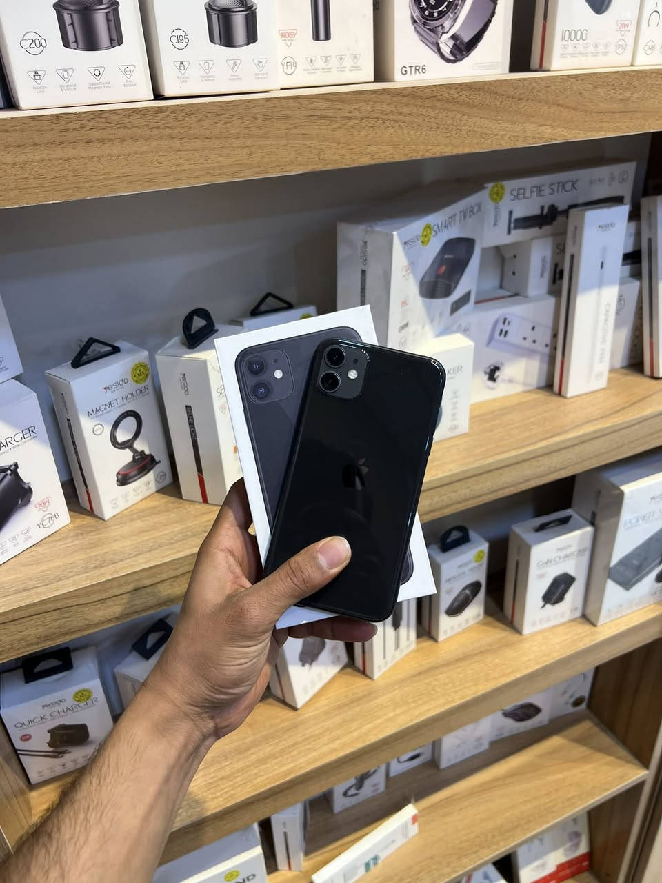 السعر 250 وبي مجال🔥
11عادي
ذاكرة 128G
لون المميز اسود ✅
نضافة 100./.
وتربروف على وضع الشركة 
للاستفسار اكثر مراسلة الصفحة 
او الاتصال ***********📞
