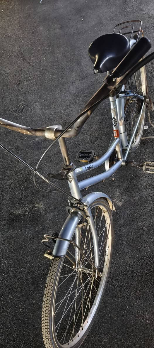 بايسكل للبيع حي العامل سعره 110 و بي مجال للشراي رقمي ***********
