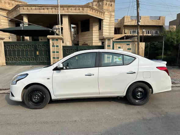 السلام عليكم
نيسان سني هندي 2024 رقم بغداد
السيارة كفاله من الصبغ والتبديل
السيارة ماشيه 36 الف قابل للزيادة
السيارة ضايفلها كامرة خلفيه
ودوشمه مخمل + ارضيات 

السيارة بيه طخه بارد بسيطه بالجاملغ الامامي 
ومصلحه وتكحيل بسيط جداً بالجاملغ اثر خدوش 

السعر : 129$ وبيها مجال 
مكاني بغداد العامرية 
 للتواصل / ***********   متواجد واتساب
