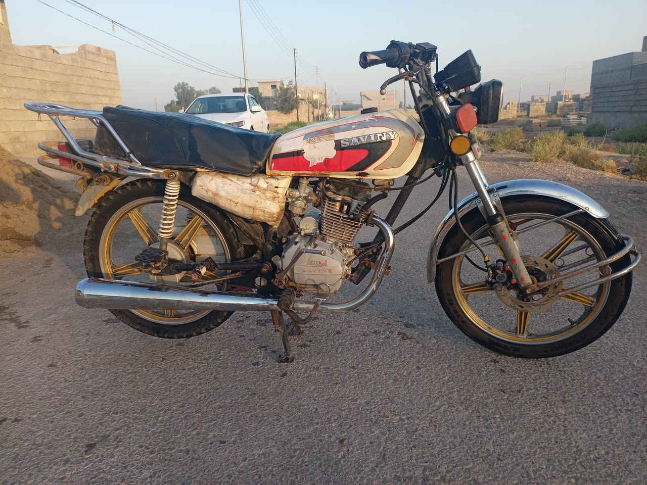 دراجه سيفان موديل 2019 (محرك بلادي شرط كفاله مامفتوح)( تشغيل نكره سلف وهندر وكهربايات شغاله)( أوراق اصوليه كرتونيه كامله) السعر( 260)وبيها مجال حك الجيه لاتصال *********** خاص ما جاوب الشراي يتصل السكن ديالى (ناحيه كنعان)
