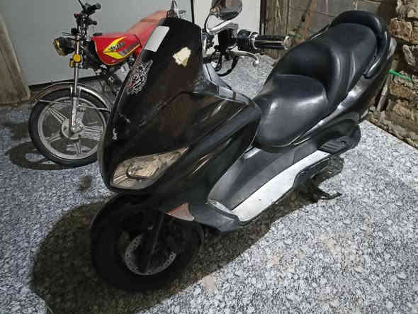 سلام عليكم من رخصت مدير لكروب ودمنيه فورزه 08 بيع مراوس عادي مسجل الا عادي دراجه شغاله من كلشي بصمه كبير او تماتيك سبورت اي حب هلاه بي ***********
