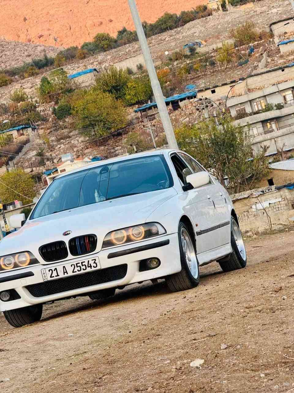 بە ناوی خوا بیئیم بۆ فرۆشتن مۆدێل1997ههموو گیانی  
بەشەرت دوو پارچەو نیو بۆیاغی ئەورپایی هه یە 
مەکینە528
دەعامیی دواوو پێشM
ویل دووسزییM
چوارتایەیی تازەی لەسەرە 
گێڕوو مەکینە بە شەرت 
لە ڕەسمەکان جوان تر نەبوو نە توەیت 
تەحویل کردنوو بە ناوو کردن بەشەرت 
گێر تۆ ماتیکوو عادیی 
تە برید ساردوو گەرمم
تاخمم پەردی 5پارچەیی لەگەلە 
سوپانوو شتی بیلای تیاماوە 
سپیری لۆک 
شاشە ئیپاتکی جوانوو بی مشکیلەی بۆ بەسترەوە دەنکی مووکەرەکانی زۆر تابەتە
ڕەقەم سلیمنی 
تە بیرد مەرکەزیی 
ناووی سەیارەکەش پاکوو بی مشکیلەیە 
هه موو زانیارییە کانم داناوە  ئە گەر موو شتەری نیی با سەیری یەک تری نە هێشنین 
بۆ کرنی سە یارەکە پە وەنی بکەن بەم ڕەقمە 
*********** 
یاخود وەتس ئاپ یان هه رمەسج بکەن لە فیزبووک
نرخیشی 90 گەڵاو مەعاوەلیکی براینە
