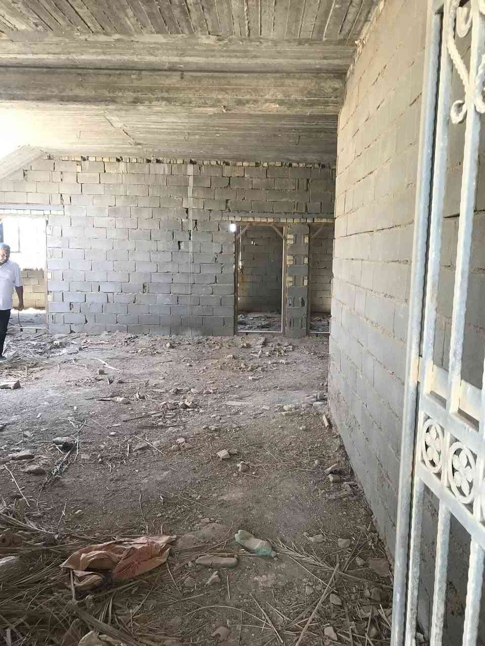 السلام عليكم
بستان 
بيع او مراوس
مساحة  دونم مع هيكل مسقف تحت البناء ٣٢٠ متر طابو زراعي تحويل اسهم بأسم المشتري تبعد  عن شارع العام كربلاء طويريج تقريباً ١٠٠٠ متر من جهة سايد الدخول وعن شارع الابراهيمية وقناة كربلاء ١٠٠٠ متر وعن الامام ١١ كيلو متر اسم المنطقة الدخانية الغربية للاستفسار الاتصال على الرقم 
***********
