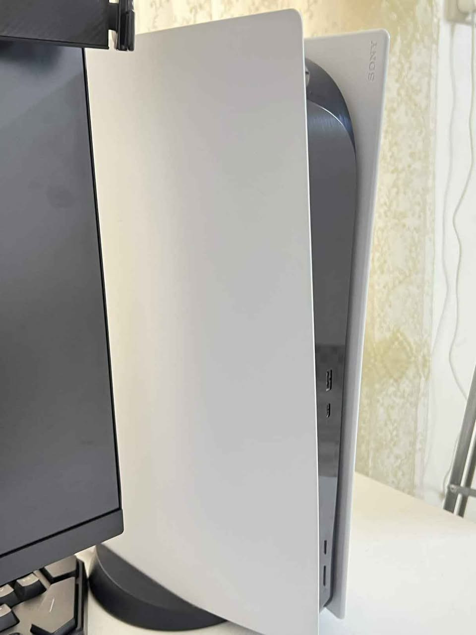 PS5 FAT Standard Edition + Plus Deluxe 1 sal
پلەی ٥ێکی شوێن دیسک نەکراوە کارتۆن و کامل ئەشیا و ستاندی بیلادی خۆی لەگەڵە پڵەسێکی دیلۆکسی ١ ساڵی لەگەڵە ٨ مانگی تیاماوە خۆی ٩ مانگە بەڵام من بە ٨ مانگی حیسابی دەکەم

شوێن هەڵەبجەی شەهید
گەیاندن لەسەر خۆمانە أربيل, العراق


**إذا كنت صاحب هذا الإعلان وتريد حذفه لأي سبب، رجاءا أرسل رسالة إلى الدعم الفني**