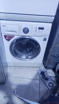 غساله8كيلو LGنضيفه حيل  200 الف والله معه نقل وشد 07734668349للاااستفس...