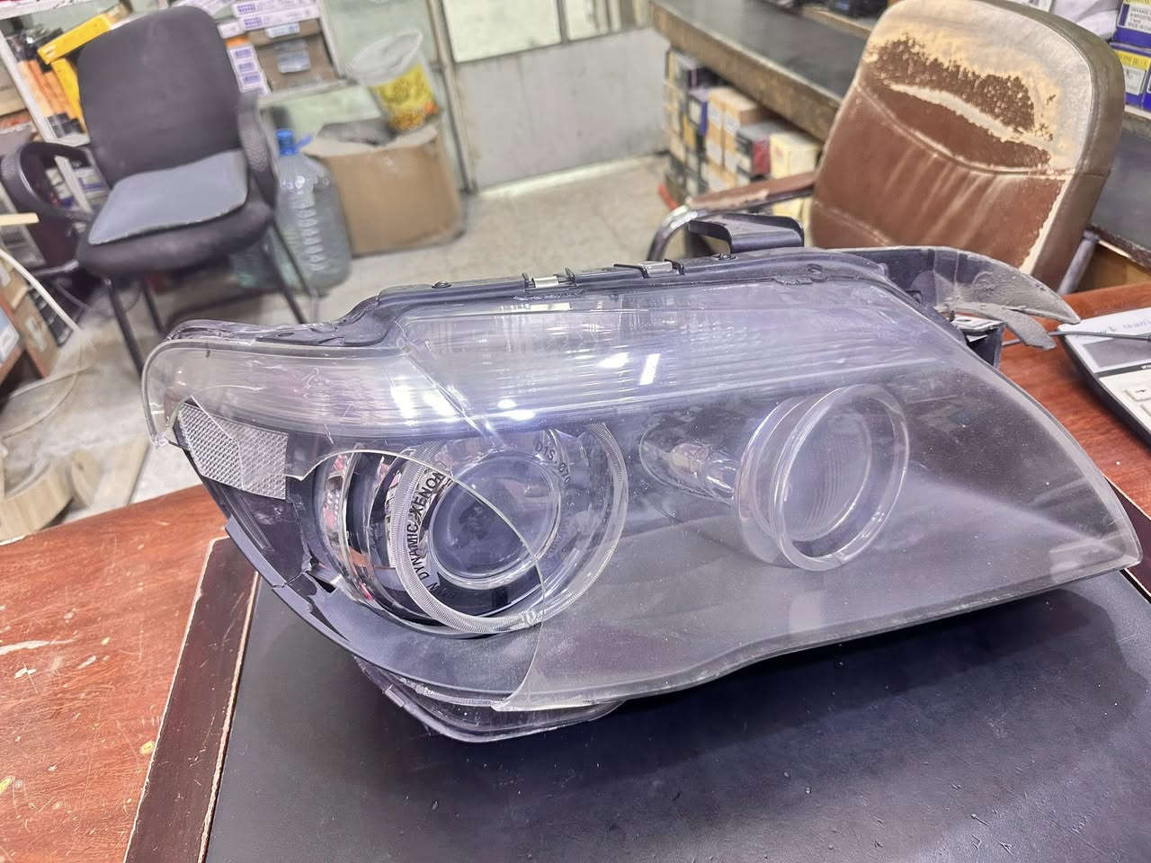 للبيع لايتات باخره 2008 داينمك واحد منهم مكسور
السعر 150 الف 
***********
