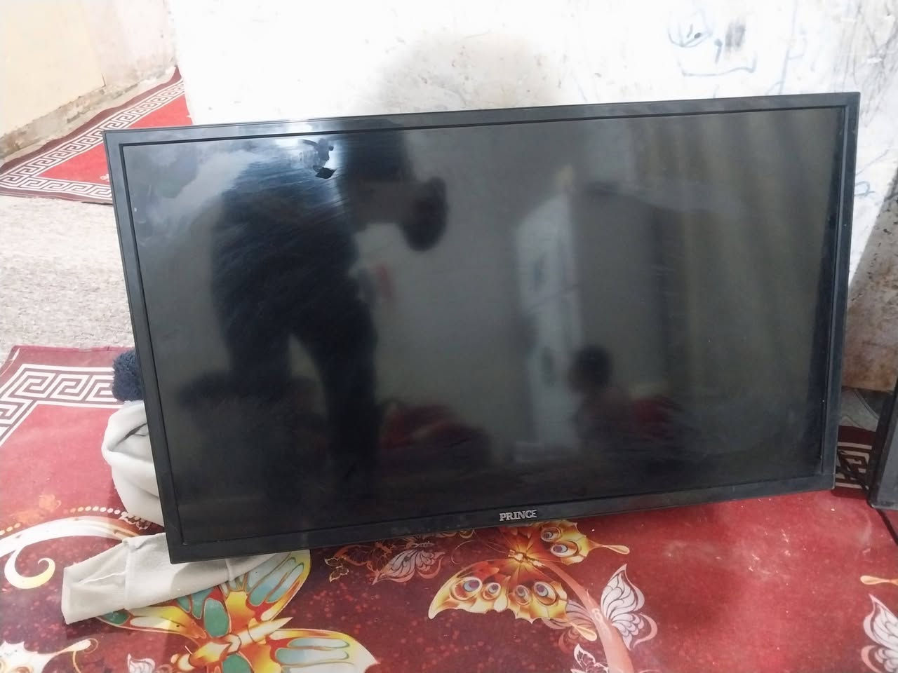 اسلام عليكم ابلازمات او تلفزيون اثنين  يشتقلن بس ما تتلع صوره او وحده شقاله او براد شقال ***********
