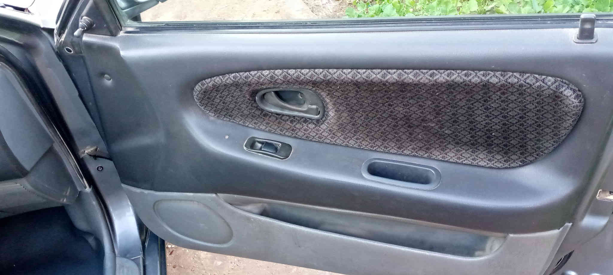 السلام عليكم ورحمة الله وبركاته 
بروتون ويرا 2002رقم بغداد صدامي السيارة حره استلام شركة بإسمنا سنوية نافذه 2018
السيارة أستخدام شخصي نظيفة وگاعده تحويل شوكت متريد السعر 30قابل للتفاوض للإستفسار الإتصال على الرقم ***********
