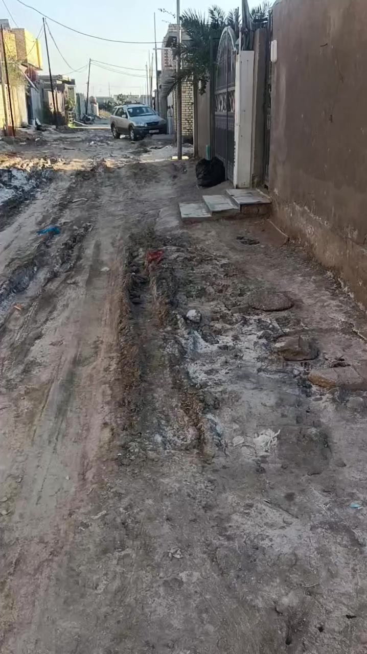 السلام عليكم قطعه للبيع المساحه 160متر خلف حسينية مسلم ابن عقيل منطقة الصخيين طريق للجامعه للاستفسار الاتصال على الرقم ***********
