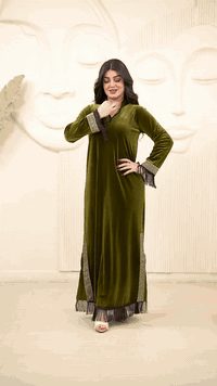 للاستفسار عبر الواتس 
***********
التلي @https://t.me/useydhk
انستجرام @vionka_storee
