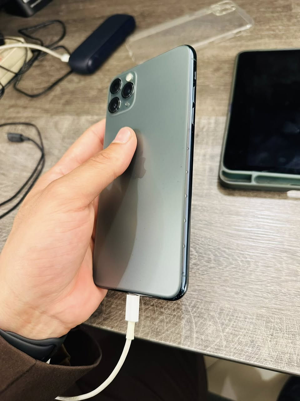 11 برو ماكس
ذاكرة 64 مكفول من كلشي بلادي ما مصلح وكلشي شغال بطاريته 72 ونضيف قيم بما يرضي الله وراسلني خاص


**إذا كنت صاحب هذا الإعلان وتريد حذفه لأي سبب، رجاءا أرسل رسالة إلى الدعم الفني**