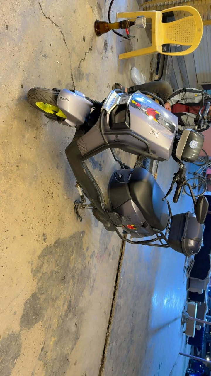 السلام عليكم دراجه شحن جديده مكاني الغزاليه السعر ٧٥٠ وبيه مجال ***********     () ***********
