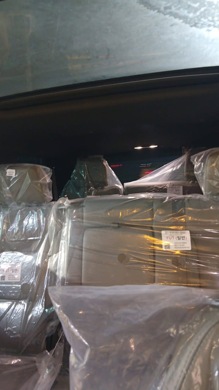 تاهو موديل 21 خاليج فقط بيه أربع صابع صبغ بل بنيد فول سيارة مغلف سيارة بل كامل سعره 435 وبيه مجال رقم ***********
