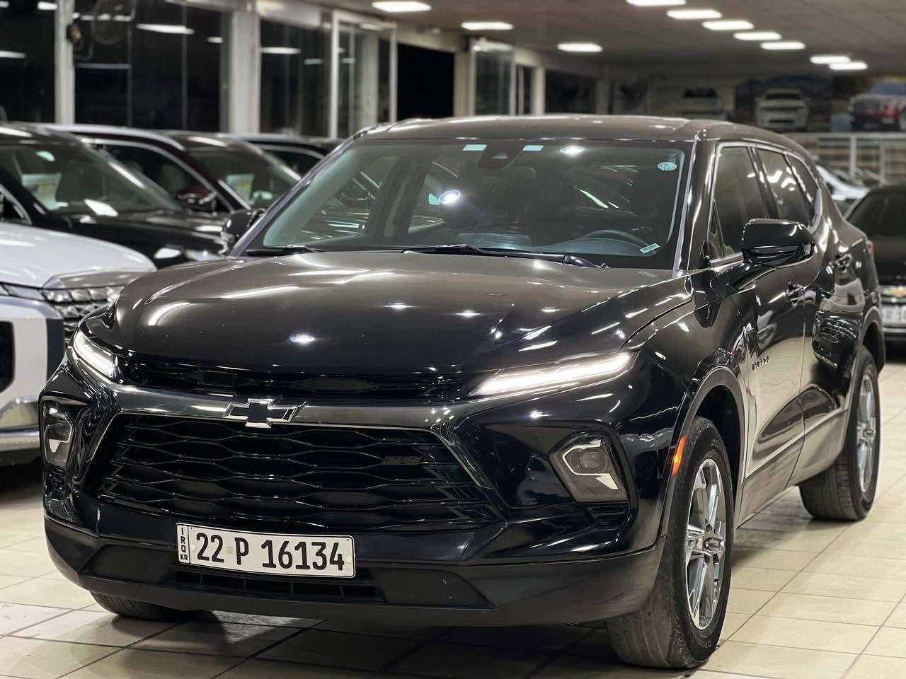 السلام عليكم ورحمة الله وبركاته.
#معرض_ابن_شعبان_لتجارة_السيارات. 
____________________________
✅اسم السيارة : شوفرليت بلايزر
✅الموديل : 2023
✅رقم السيارة : رقم اربيل  تحويل ملكية او ✅وكالة حسب رغبة المشتري 
✅السعر : 190 ورقة
✅الضرر : جاملغ امامي ايسر و طرف البنيد 
✅عداد المسافة : 34 الف ميل فقط
✅الايرباكات :  ضرر ايرباك الدركة  
____________________________
🔻1-حجم المحرك 4 سلندر 2000 تيربو  🔻
🔻2-ويل كب حجم 18 مع طقم تايرة 🔻بحالة ممتازة 
🔻3-بصمة ابواب و بصمة تشغيل و تشغيل 🔻عن بعد 
🔻4-لايتات زينون عالي ناصي اصل 
🔻6-غرفة السيارة مخمل اسود  
🔻7-تحكم كهربائي لمقعد السائق 
🔻8-تحكم ستيرن جهتين متكامل 
🔻9-رادار امامي مانع للتصادم
🔻10-شاشة كبيرة الحجم للتحكم بكافة الايعازات
🔻11-كامرة خلفية 
🔻12-تحكم كهربائي لمقعد السائق 
🔻13-وضعيات متعددة للقيادة 

🔵السعر المطلوب : 190  ورقة🔵
 
____________________________
للأستفسار اكثر : 
الادوات ☎️***********
المبيعات☎️***********

🔴العنوان: النجف الاشرف🔴
🔴المدينة المائية🔴
🔴مقابل حي الجامعة🔴
🔴مجاور كافية الزاويه🔴
