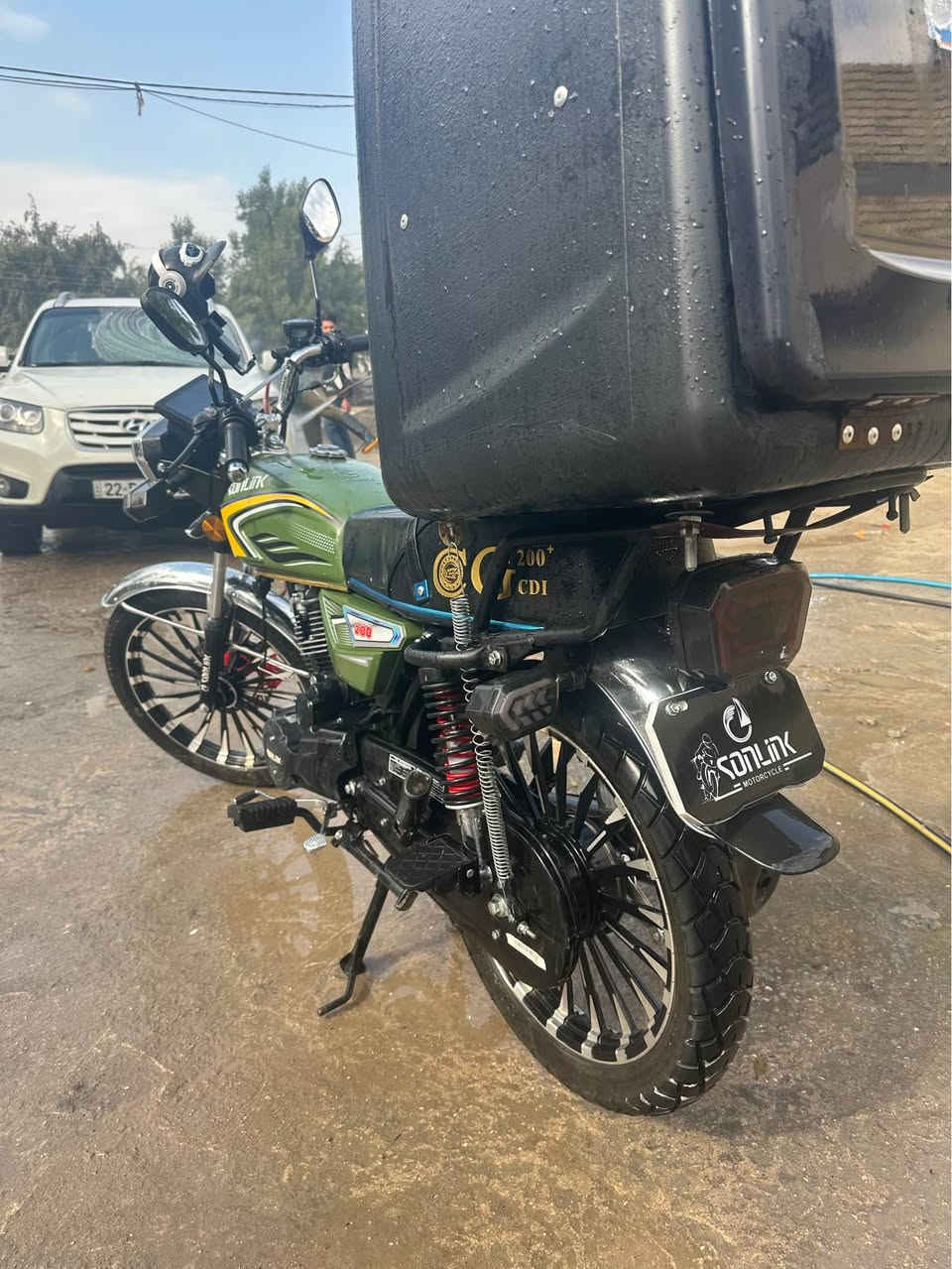 السلام عليكم 
سونك 200 c 
الدراجة ماشية ١٨٠ كيلو بعدها زيرو 
بصمة تشغيل عن بعد
ممشتغله دلفري ابد 
ممفتوح بيها برغي صار شهر من نزلتها
اريد مراوس او بيع
اذا مراوس اريد دراجة مرقمة 
وذا بيع السعر ٨٥٠ وبيها مجال
*********** 
مكاني بغداد الزعفرانية او الدورة . بغداد, العراق
