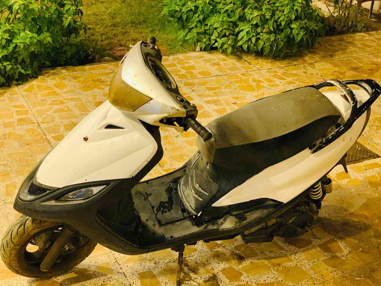 دراجه ماكس للبيع نضيفه كلش السرعه ١٤٠ السعر ٢٠٠ الف ***********
