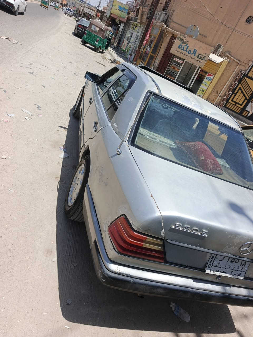 مارسدس دب موديل 1987
مكينه وكير جدد
كهربائيات كله شغاله
تخم تاير نضيف
حداديه نص عمر
رقم بصره شرط تحويل 
قواعد سليمات سعر25 مكاني ذي قار لاستفسار اكثر ***********
