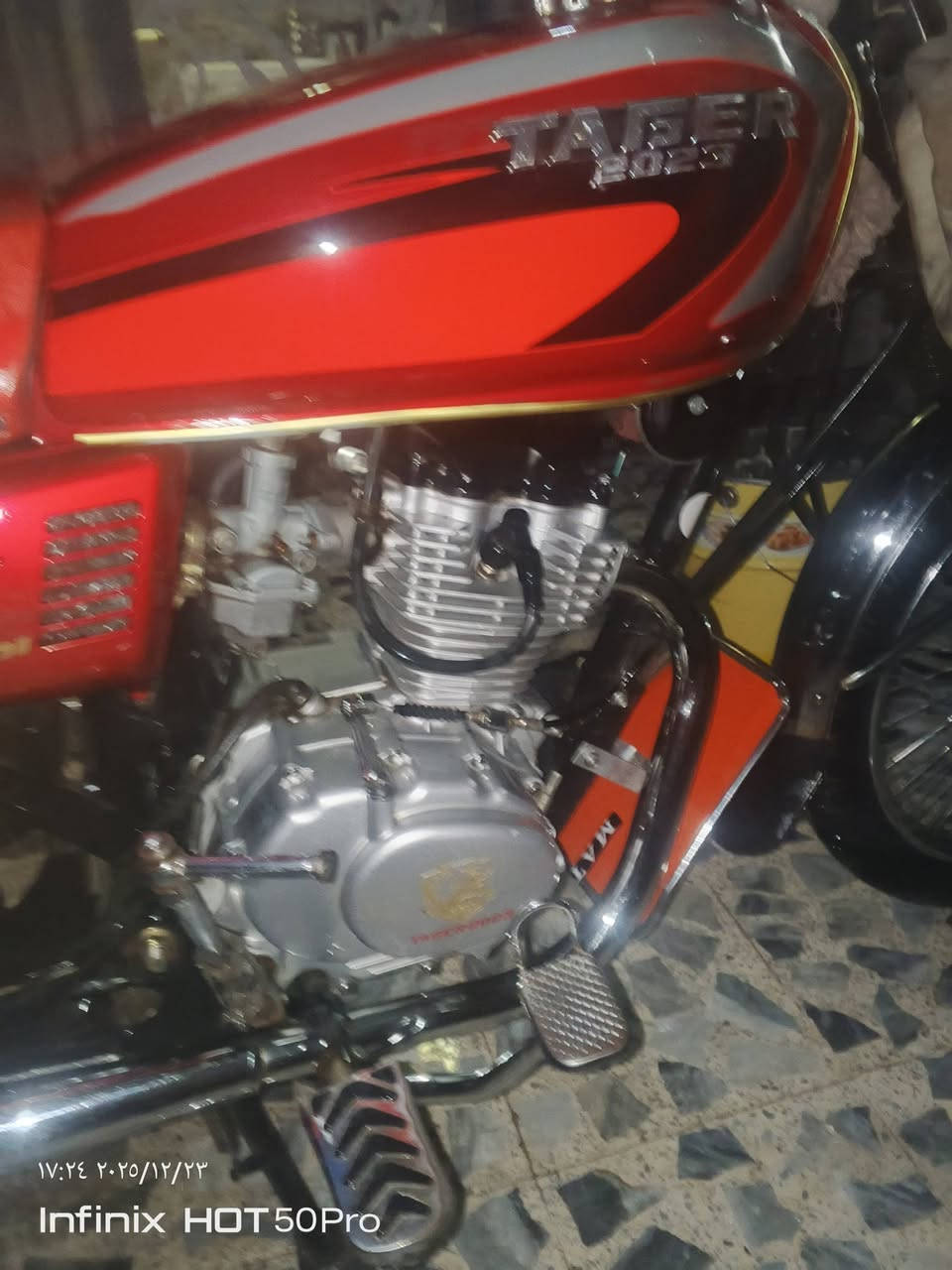 السلام عليكم ماطور تايكر 2023 نضيف برقي ما مطخوخ بي شرط المحرك نضيف السعر// 500 /***********
