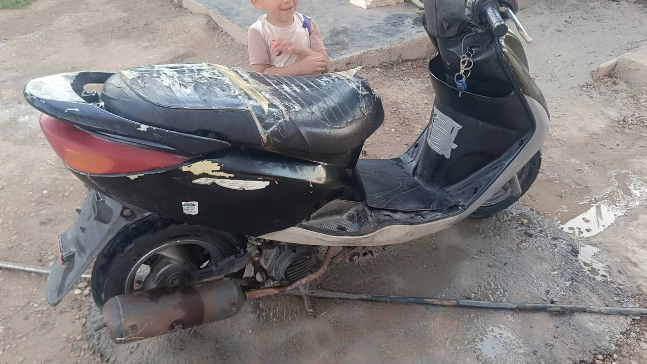 دراجه بريز فول اريد ابيعها القفل 450 وبيها مجال على مكاني التاجي قريه ذيب الضاري ***********
