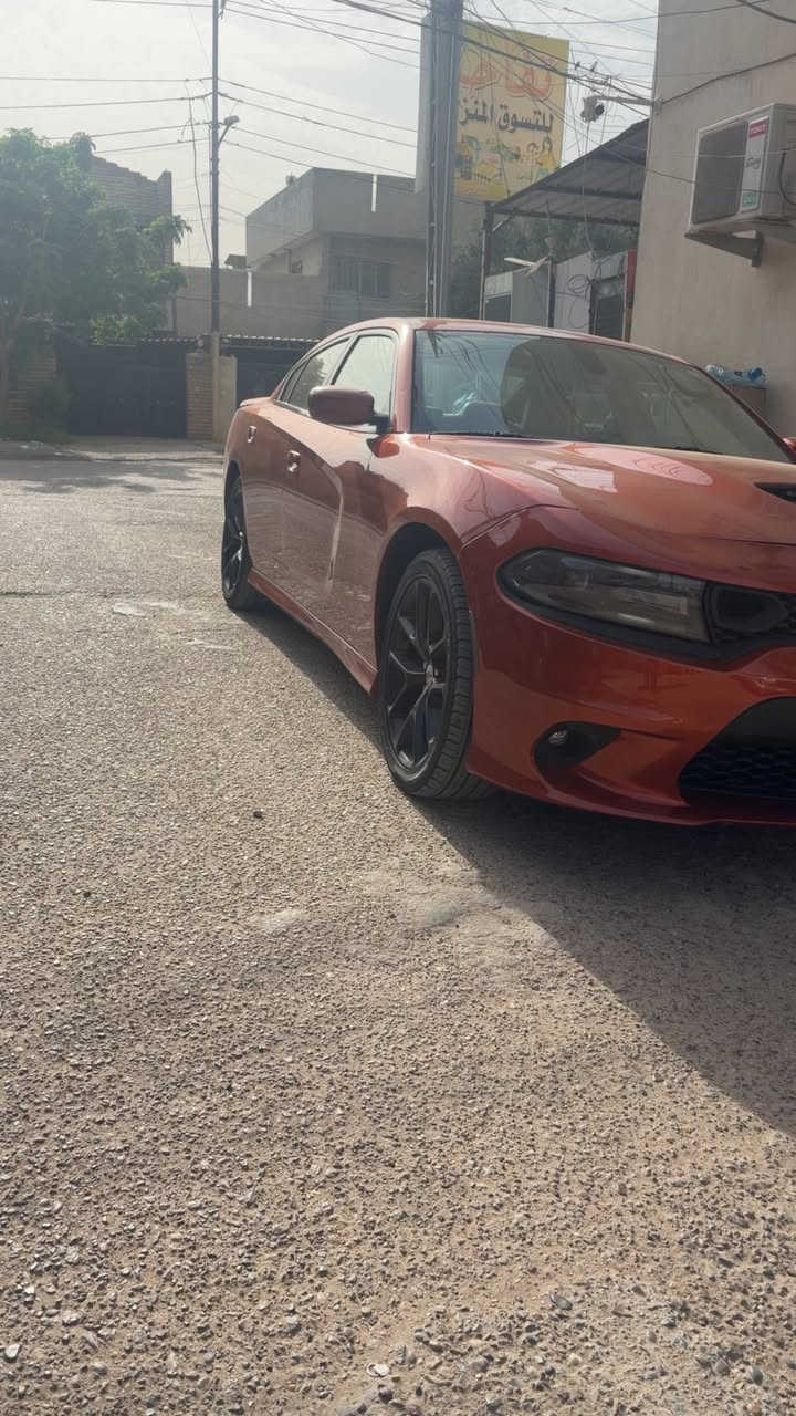 للبيع ٢١ خليجي فول صبغ ربع جاملغ الصدر تحويل مباشر مكان السياره يرموك او عامريه السعر ٢٥ الف ***********
