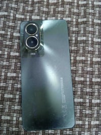 ذاكرة ٢٥٦ • شبه جديد • هاتف