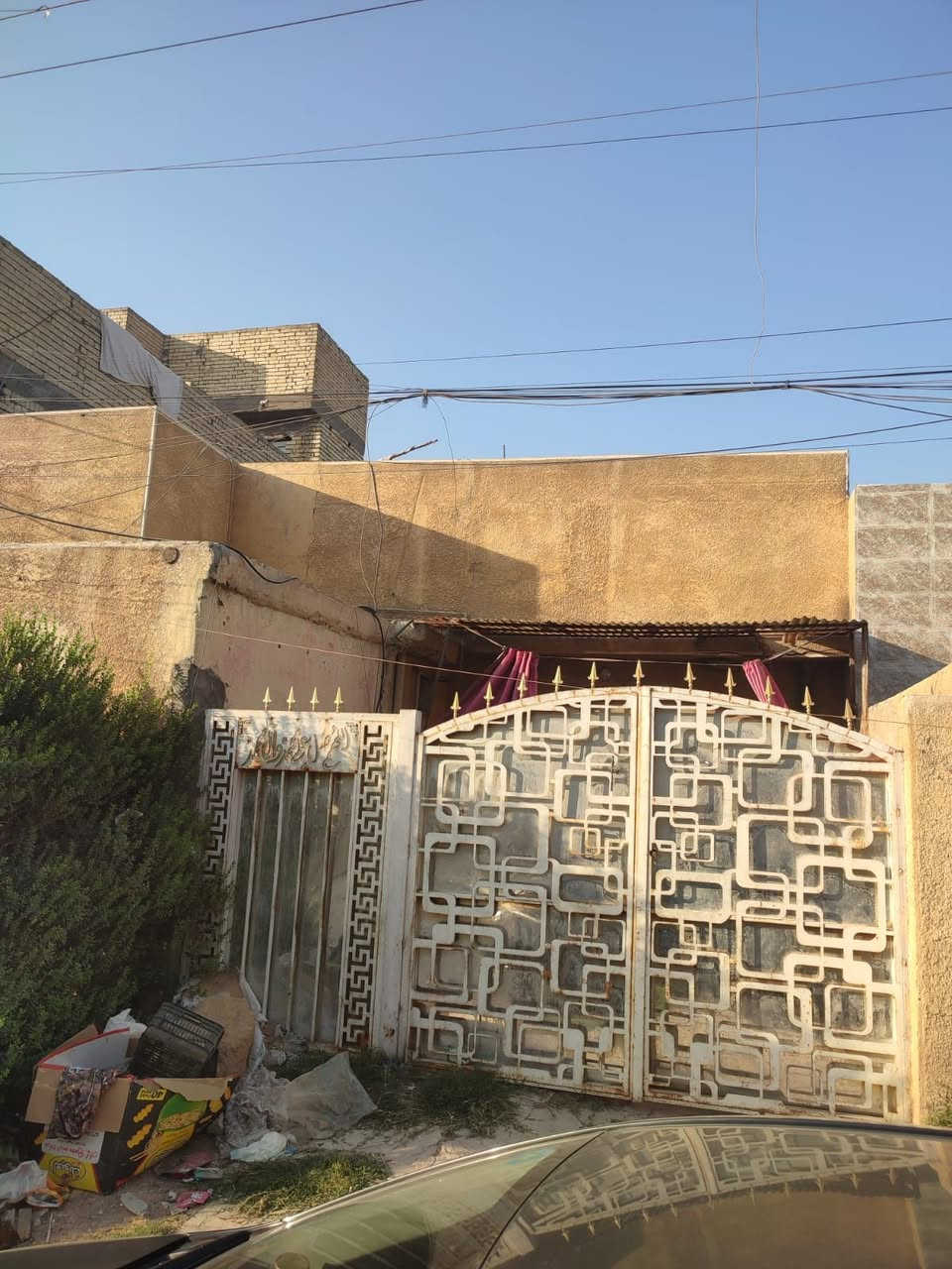 سلام عليكم دار لبيع مساحه 120 طابو العنوان الضغط مقابيل الكاظمين بظهر مستوصف مصطفى  استفسار ***********
