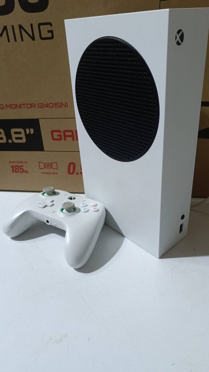 سلام عليگم مراوس بلابتوب گيمنك
اكس بوكس سيريس اس بحالة جداً نظيفة مثل ما مبين بلصوࢪ 

الجهاز شغال تمام وما بي أي مشكلة استخدام خفيف
مناسب للي يريد يلعب أحدث الألعاب بدون تقطيع

مساحة 512GB 
وياة هاࢪد 1 تيرا ssd
يد تحكم أصلية 

شاشة AOC Gaming قيمنك بحالة ممتازة

حجم الشاشة 23.8 إنج
الموديل 24G16N من سلسلة G16

المواصفات:
معدل تحديث يصل إلى 185Hz مناسب جداً للألعاب
سرعة استجابة 0.5ms
تدعم تقنية Adaptive Sync
جودة صورة ممتازة ومناسبة للـGaming والاستخدام اليومي

الشاشة نظيفة 100٪ 

اࢪاوس بلابتوب گيمنك نضيف وثق ب ﷲ لو ما الدراسة والدورة ما افرط بهيج اجهزة ونضافة


**إذا كنت صاحب هذا الإعلان وتريد حذفه لأي سبب، رجاءا أرسل رسالة إلى الدعم الفني**