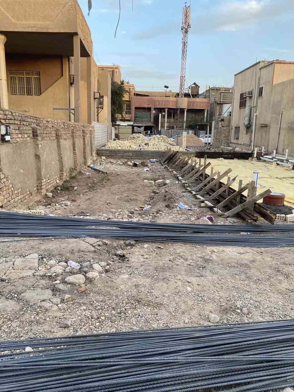 قطعت ارض الواجه 5والنزال 15الموقع الشعب قرب حسينيه الانصار شارع 20 عريض الاستفسار مكتب برج بغداد  ***********
