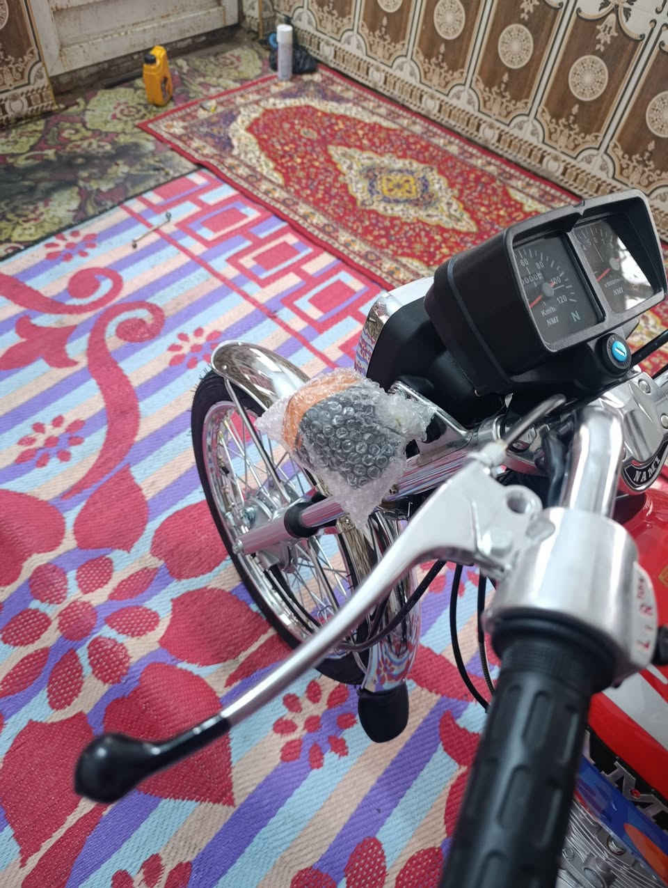 السلام عليكم دراجه للبيع اوراق موديل 2020 باب اول بدراجه ستوها معمره 2026 صاراها يومين معمره شرط بعدها مامسحوگه 
العنوان ميسان طريق عماره مجر الطبر. السعر خاص او اتصال 
مكلف بالنشر      هذا رقم راعيها وحسابه 👈 ‏‪0781 470 5700‬‏
محمد البهادلي
