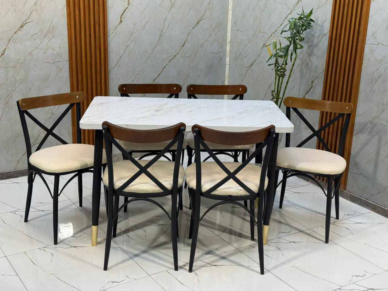 ميز طعام سطح خشب كشنات جلد رجل حديد

4 كراسي

6 كراسي بغداد, العراق


**إذا كنت صاحب هذا الإعلان وتريد حذفه لأي سبب، رجاءا أرسل رسالة إلى الدعم الفني**